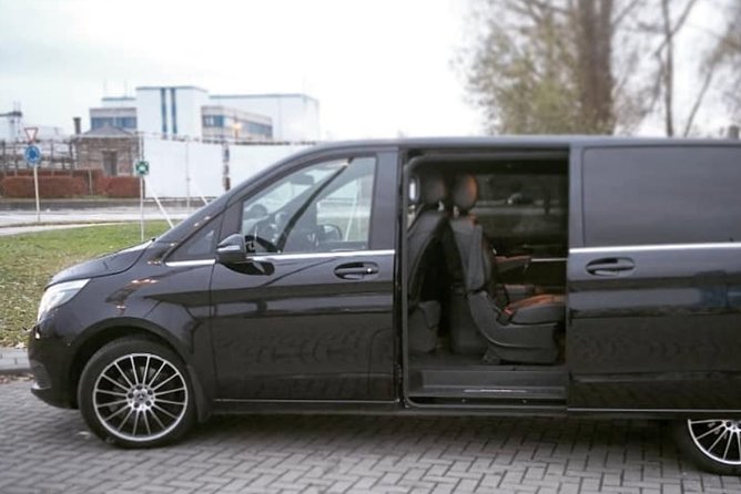 Brussels Airport Transfer <-> Tomorrowland Boom (1 to 8 Places) - Key Points