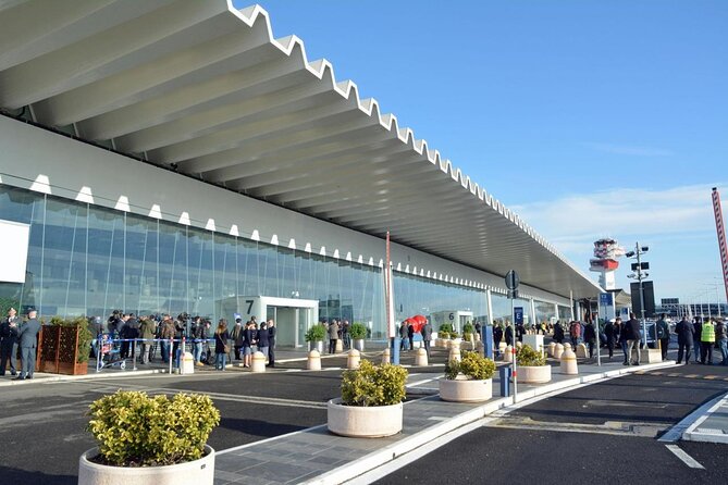 Bus to Fiumicino Airport From Civitavecchia - Overview of Bus Service