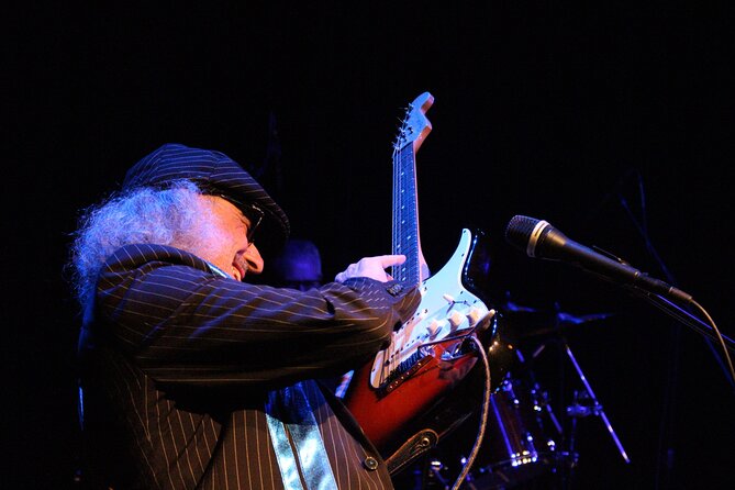 Chicago Monday Night Blues Concert Review - Inclusions and Offerings