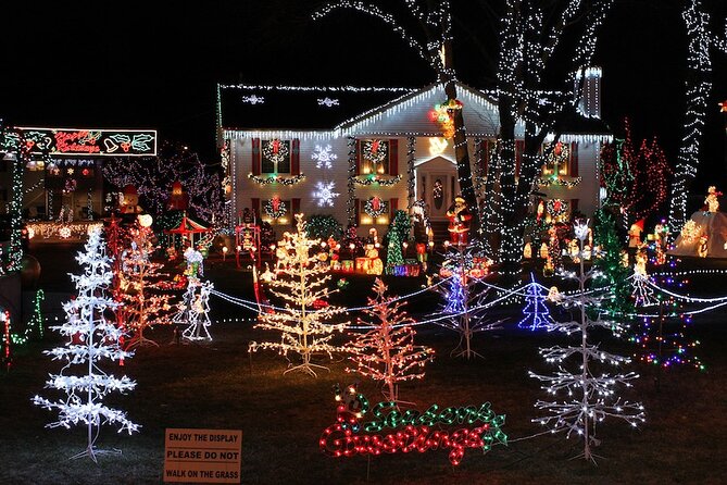 Christmas Carol Trolley Holiday Music & Lights Tour in Sarasota - Exploring Sarasotas Christmas Charm
