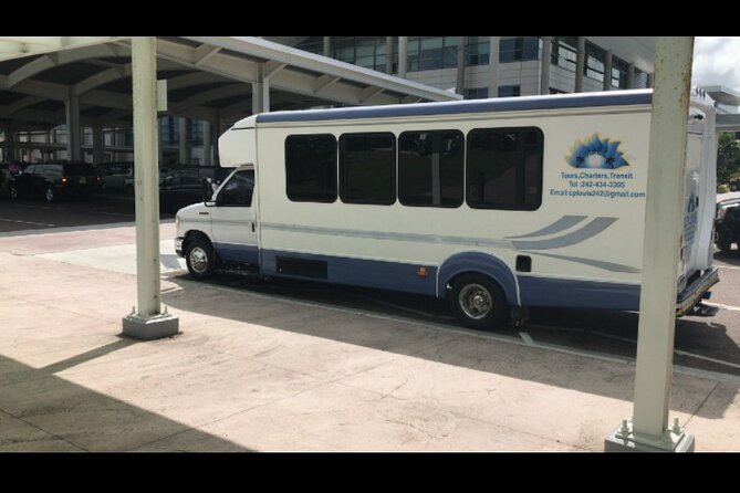 Coaches Shuttle Groups With Luggages Tag Along - Key Points