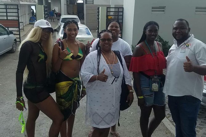 Convenient Airport Transfer To Hotels In Ocho Rios (Round-trip) - Service Overview