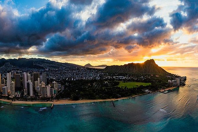 Diamond Head Hiking With Hotel Pickup and Short Waikiki Tour