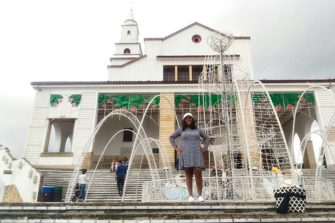 Explore Bogotas Historic Center and Monserrate in One Day - Exploring Plaza De Bolívar