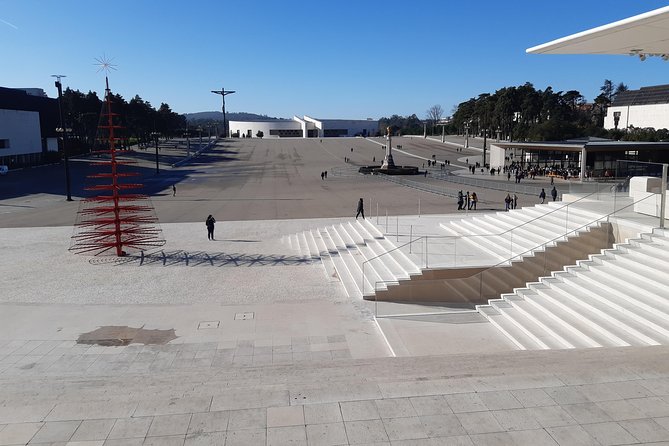 Fátima / Nazaré / Óbidos Tour - Visiting the Sanctuary of Fátima