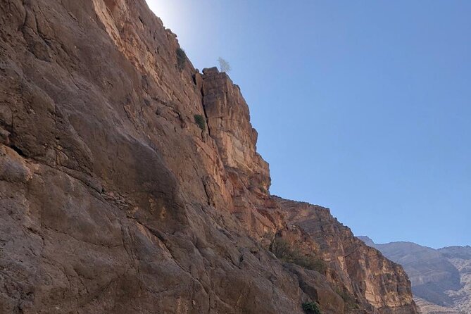 Hike to Red Wall Sherry and Sanat Village in Wadi Naqab - Key Points