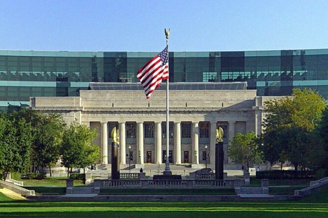 Indianapolis Scavenger Hunt: Peaceful Part of Town - About Your Stay