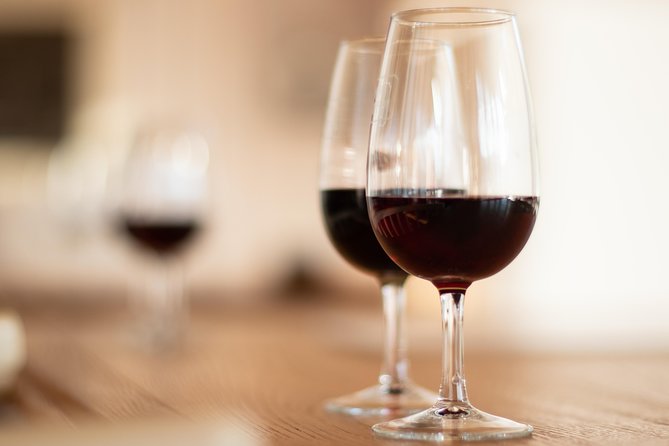 Lesson and Wine Tasting for Small Groups Review - Location and Meeting Details