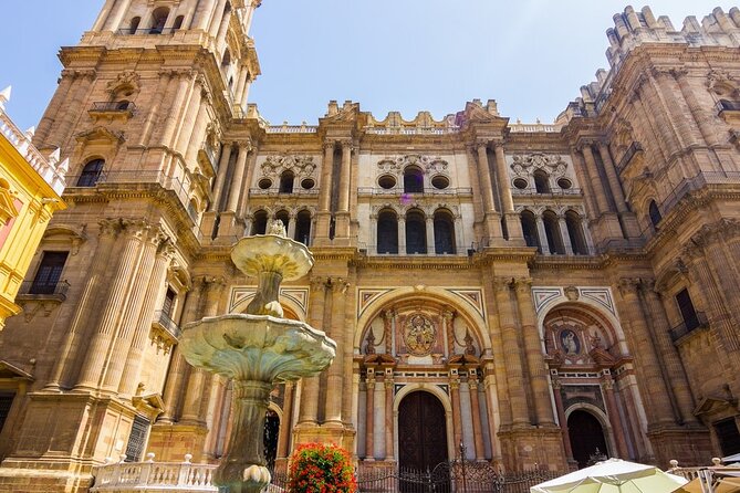Malaga Highlights: A Welcome Private City Tour - Tour Overview