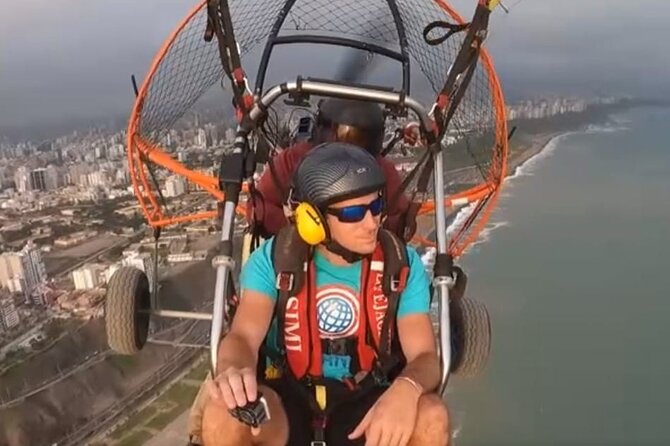 Paragliding in Lima - Costa Verde - About Your Stay
