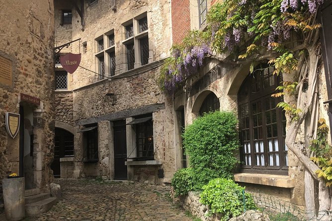 Pérouges Medieval Village Private Trip With Tasting From Lyon - Good To Know