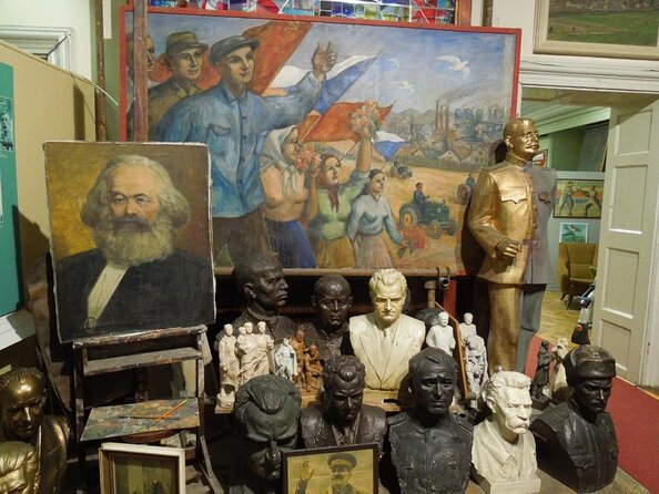 Prague Communism Tour With Visit of Communism Museum - Good To Know