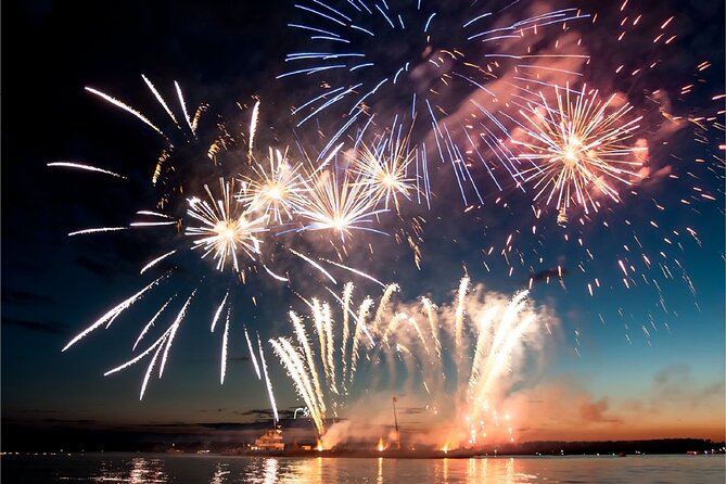 Premier Chicago River Fireworks Dinner Cruise Review - Overview of the Experience
