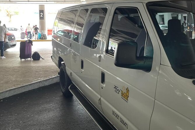 Private Airport Transfers to Ceiba Ferry Terminal and Airport - Key Points