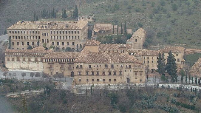 Private Day Trip to Sacromonte Caves From Granada With a Local - Key Points