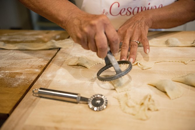 Private Pasta & Tiramisu Class at a Cesarinas Home With Tasting in Arezzo - Good To Know