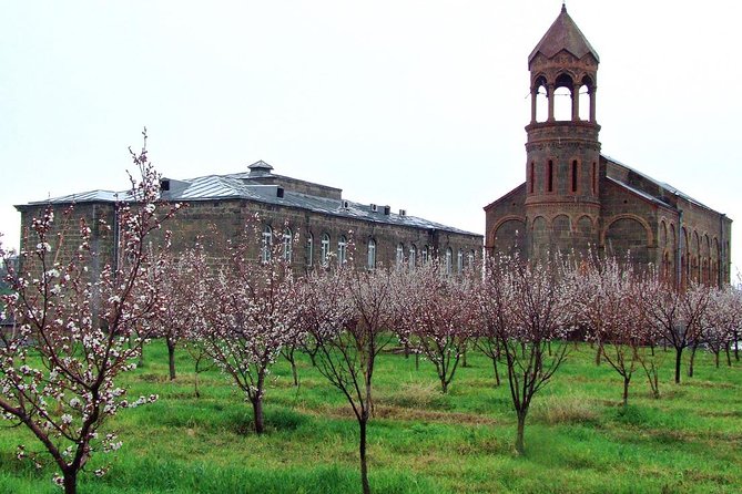 Private Tour to Oshakan, Karmravor, Hovhanavank, Saghmosavank Monasteries - Good To Know