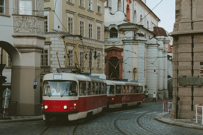 Private Transfer From Budapest to Prague With a Sightseeing Stop in Kutna Hora - Key Points