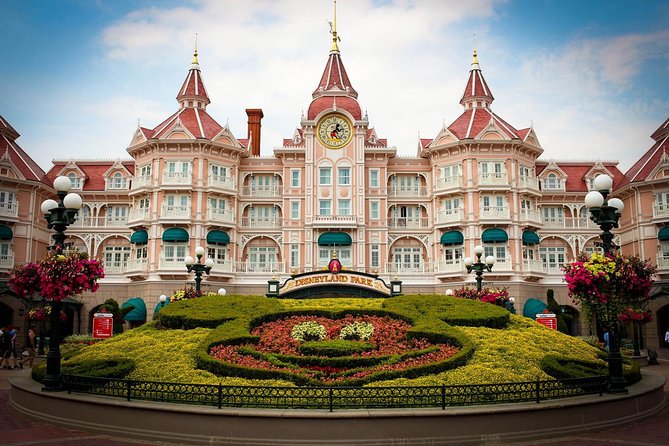 Private Transfer From Disneyland Paris to Charles De Gaulle or Orly Airports