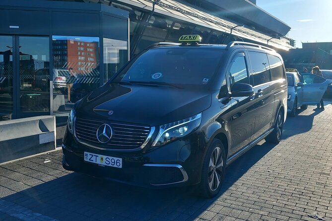 Private Transfer From Keflavik Airport to Reykjavik/Surrounding - Key Points
