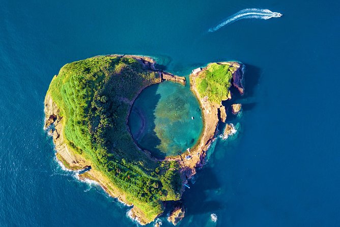 Private Transfer From Ponta Delgada to Azores (Pdl) Airport - Key Points