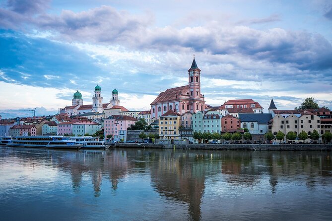 Private Transfer From Prague to Passau With 2 Hours of Sightseeing, Local Driver - Good To Know
