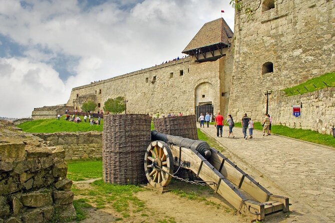 Private Winetasting and Sightseeing Tour to Eger, Home to Bulls Blood Wine! - Good To Know