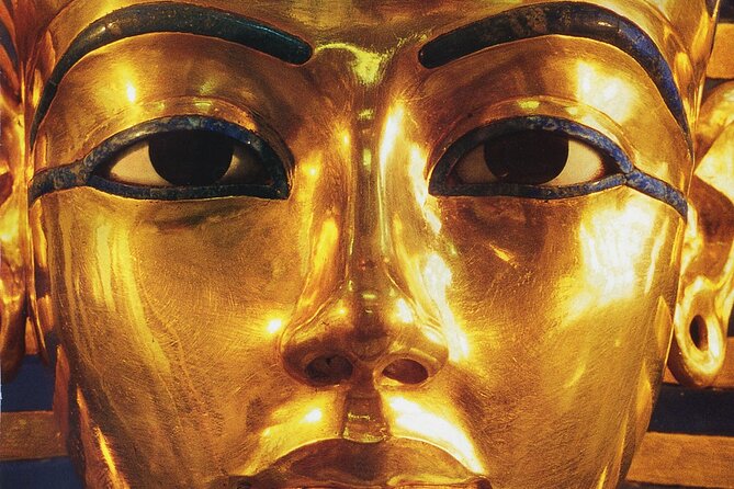 Pyramids of Giza and National Museum Private Day Tour - Exploring the National Museum