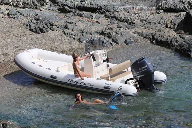 Rental Capelli Tempest 530 Max. 6 People 40 Hp