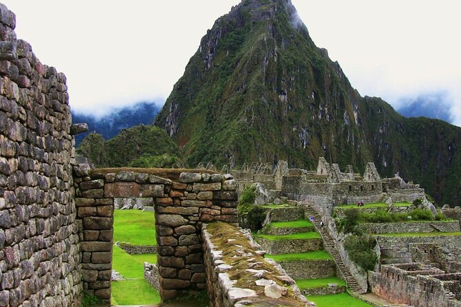 Sacred Valley and Machu Picchu 2 Day Tour With Hotel - Tour Overview