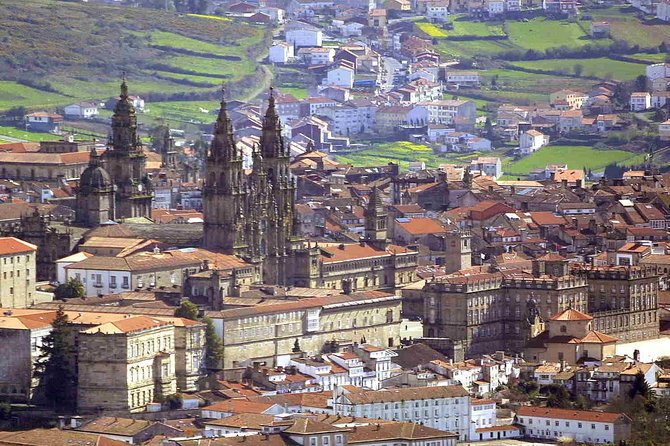 Santiago De Compostela Private Transfer From the City Centre to SCQ Airport - Key Features of the Transfer