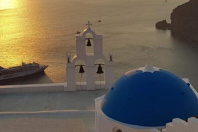 Santorini: Private Tour in the Picturesque Village of Oia - Key Points