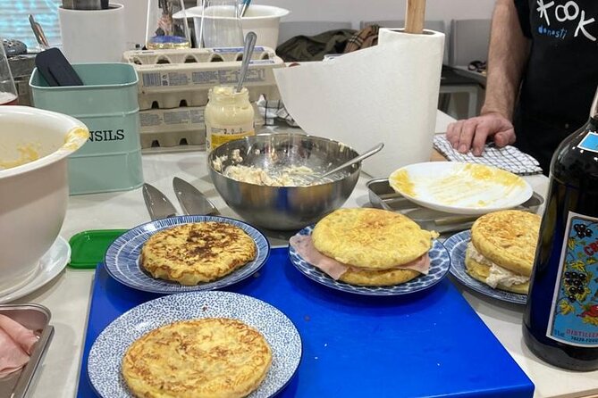 Spanish Tortilla Cooking Class Review - Key Points