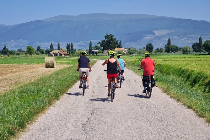 Spello E-Bike Tour With Lunch and Wine Tasting! - Good To Know