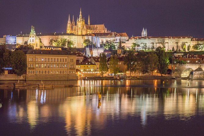 Transfer From Cesky Krumlov to Prague: Private Daytrip With 2h for Sightseeing - Good To Know