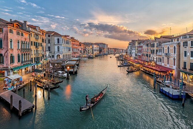 Venice Nighttime Gondola Ride Review - Key Points