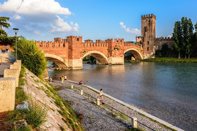 Verona: Welcome Private Tour W/ a Local - Good To Know