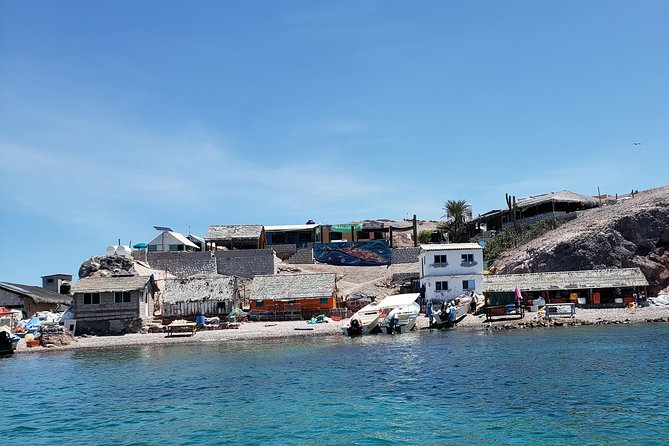 Visit Paradisiac Islands in La Paz - Key Points
