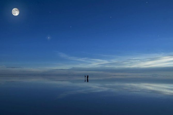 Visit to Uyuni Salt Flats and Cave of Mummies in One Day