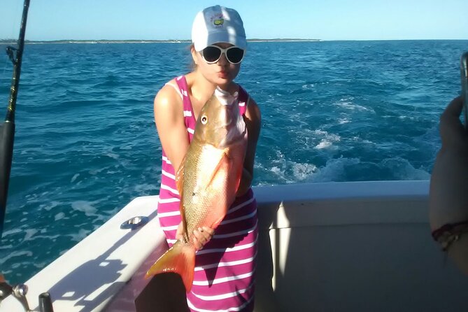 Wahoo Charters 28ft Yacht Full Day Charter Nassau Bahamas - Key Points