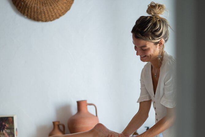 1.5 Hour Full Body Massage With Salt Scrub in Lagoa - Key Points