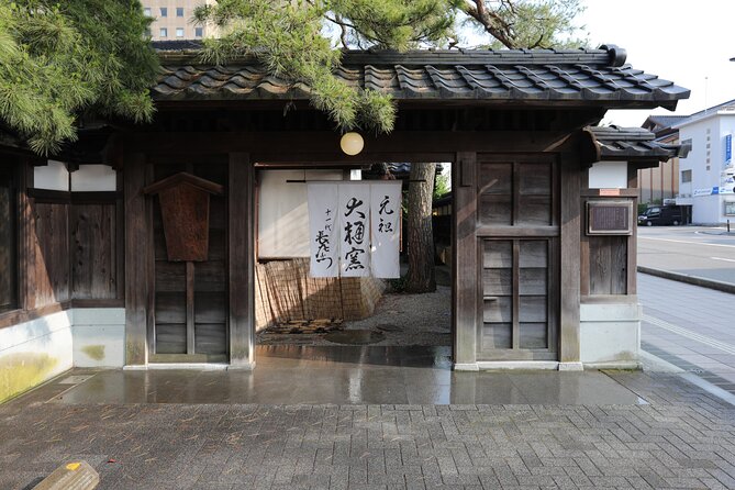 1-Day Kanazawa, Kenrokuen Garden, Samurai District & Sushi-making - Tour Overview