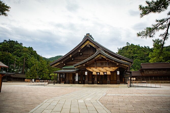2-Day One Way Minibus Tour Around IZUMO From KOKURA to HIROSHIMA