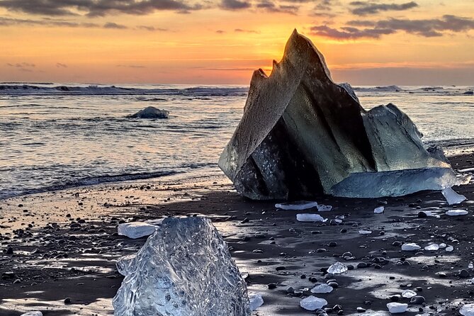 2-Day Southern Iceland, Glacier Lagoon and Diamond Beach Tour
