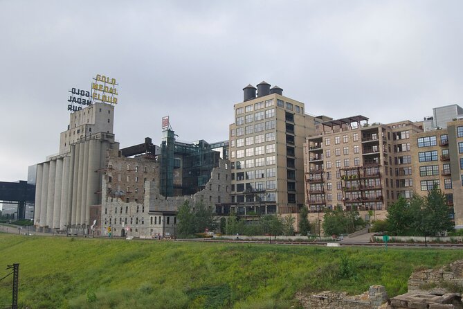 2-Hour Historic Heartbeats of Minneapolis Senior Tour With Guide