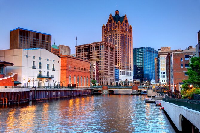 2 Hours Private Tour of Milwaukee Marvels - Tour Overview