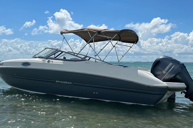 24 Ft Miami Bay: Private Boat, Gas Included , 8 People, Captained