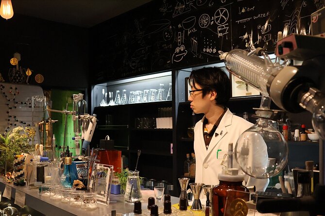 3 Bars and Foods Hopping Tour With Traditional Singer at Arakicho