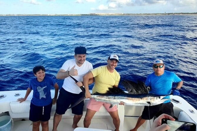 4 Hour Private Fishing Tour in Puerto Aventuras Riviera Maya