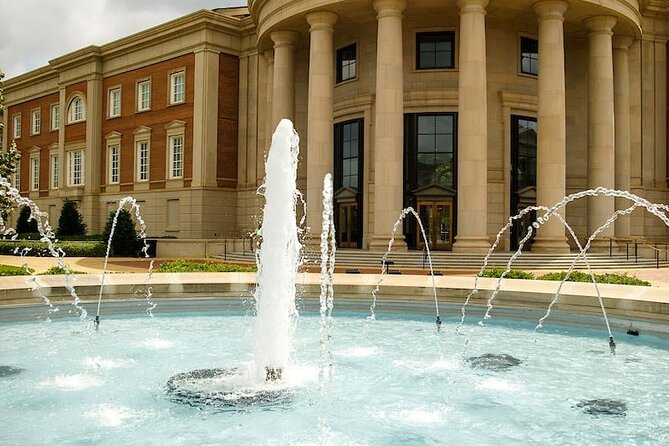 Adventurous Walking Tour of University of Alabama